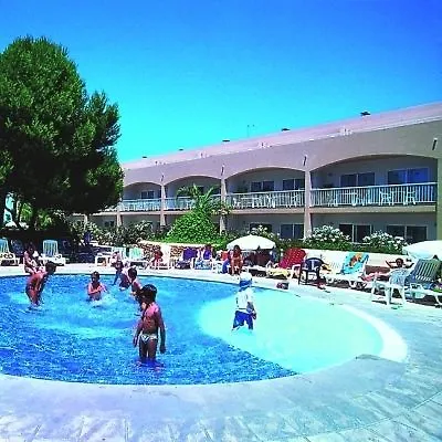 Sirenis Seaview Country Club Apartman San Antonio Spanyolország
